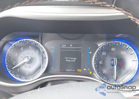 2020 Chrysler Pacifica Touring L z USA, uszkodzony, nr VIN 2C4RC1BG3LR125695